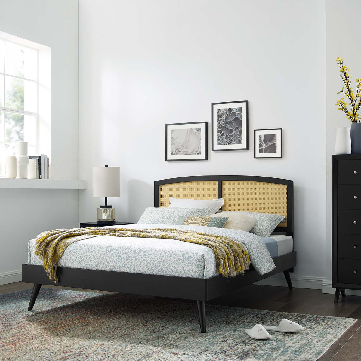 Black Wood Full Size Platform Bed Frame D523039