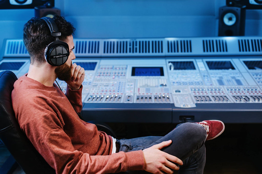 DT 990 Pro Studio Headphones L75819